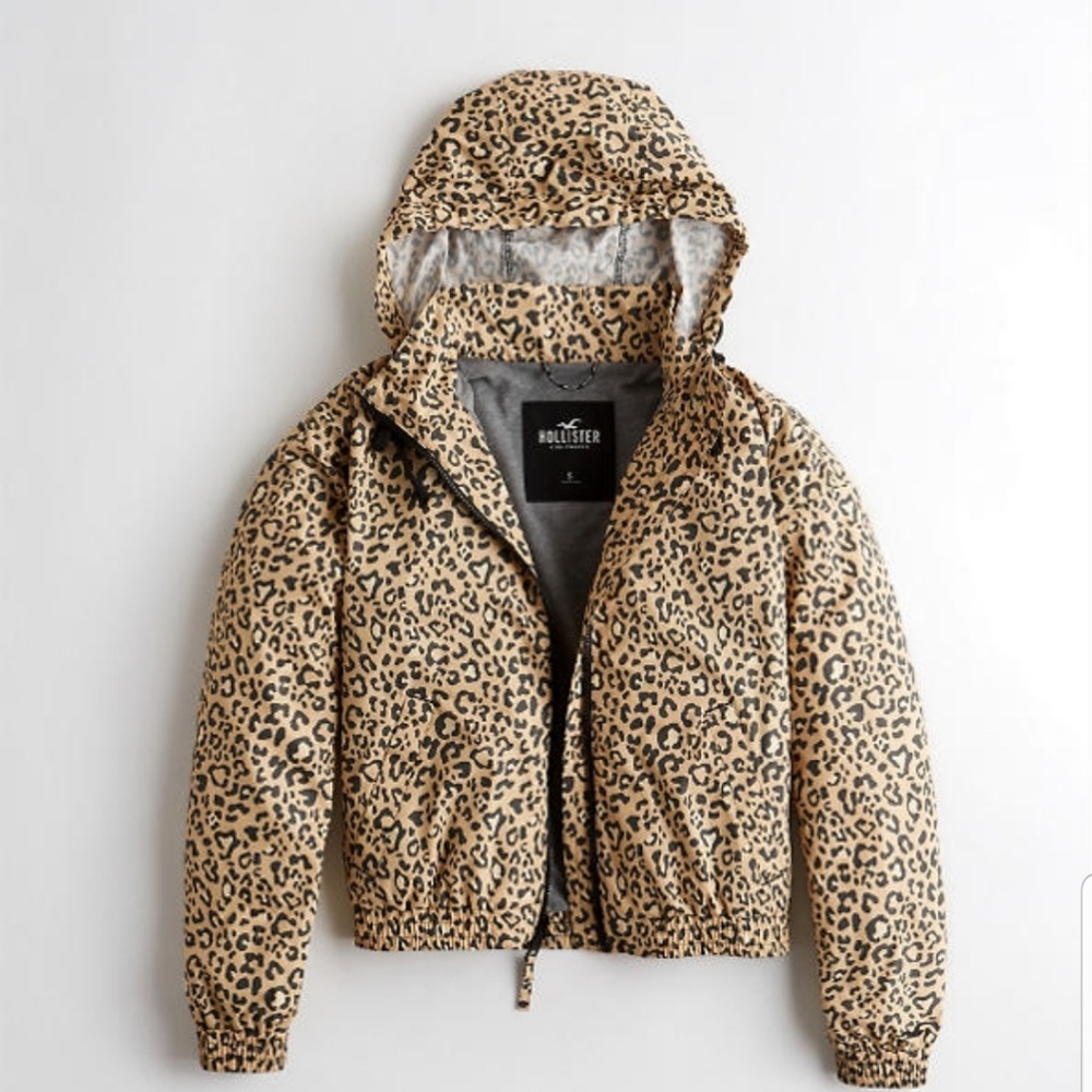 🐾LEOPARD PRINT WINDBREAKER NWT😍